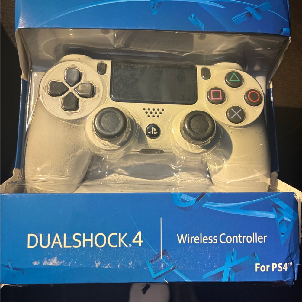 Sony PS4 DualShock 4 Controller - Cream BOX DAMAGED